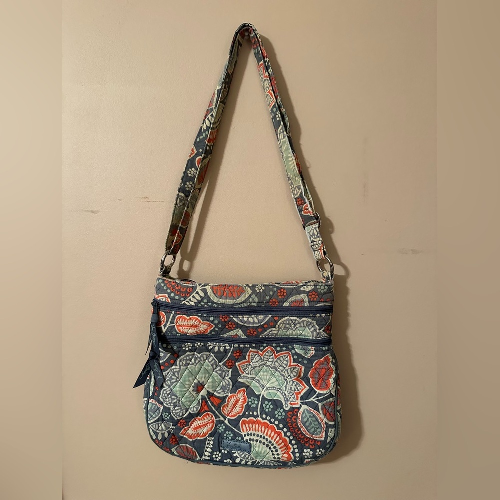 Vera Bradley cross body bag.
